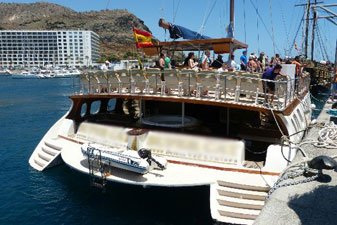 Catamarano Boat Party